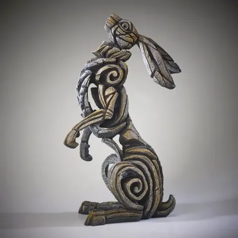 Edge Sculpture Hare - Star Gazer